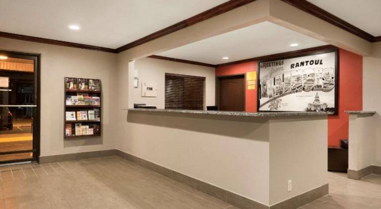 Super 8 By Wyndham Rantoul — photo 3