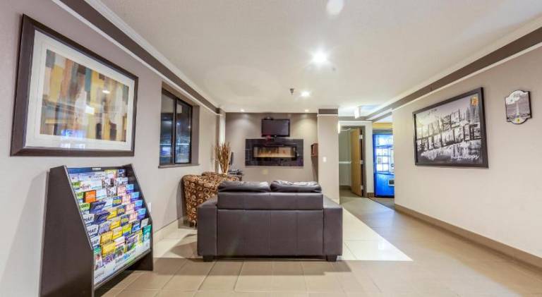 Super 8 By Wyndham Kamloops Bc — photo 2