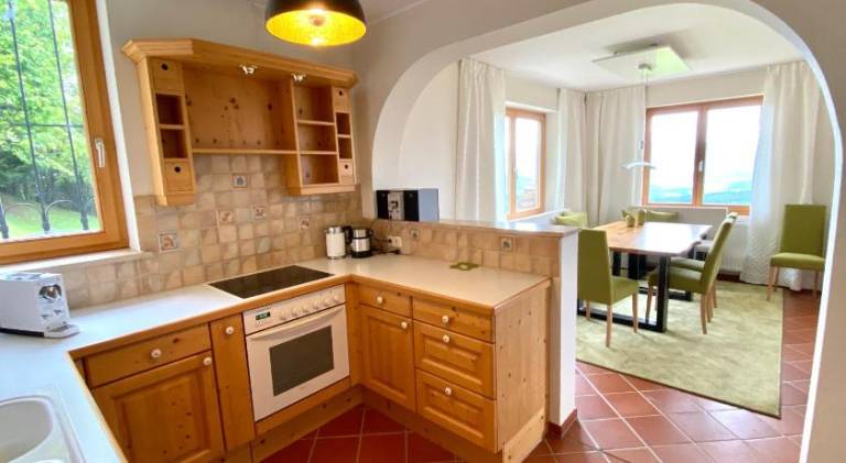 Vacation home with terrace & jacuzzi | Perfect for remote work | Pets allowed — photo 2