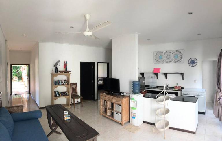 Villa with pool, yard & barbecue | Perfect for remote work in Canggu