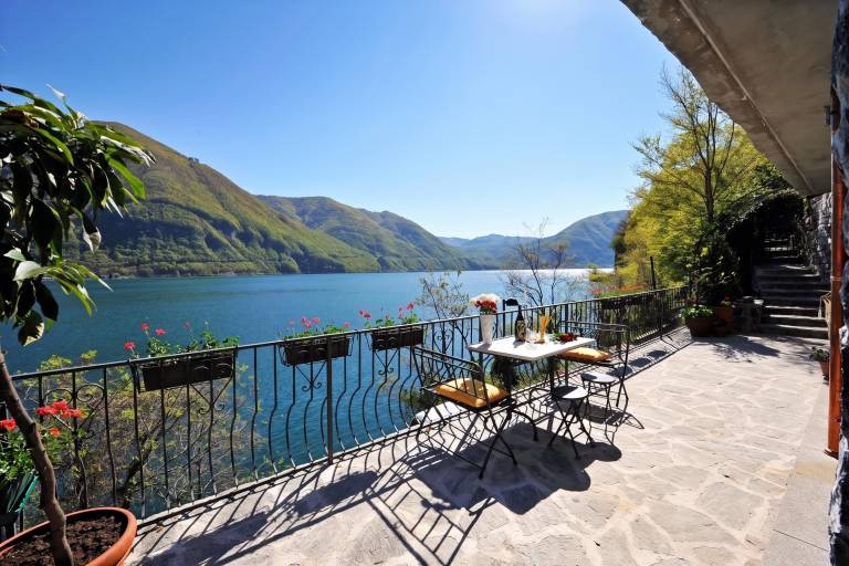 Villa  Valsolda
