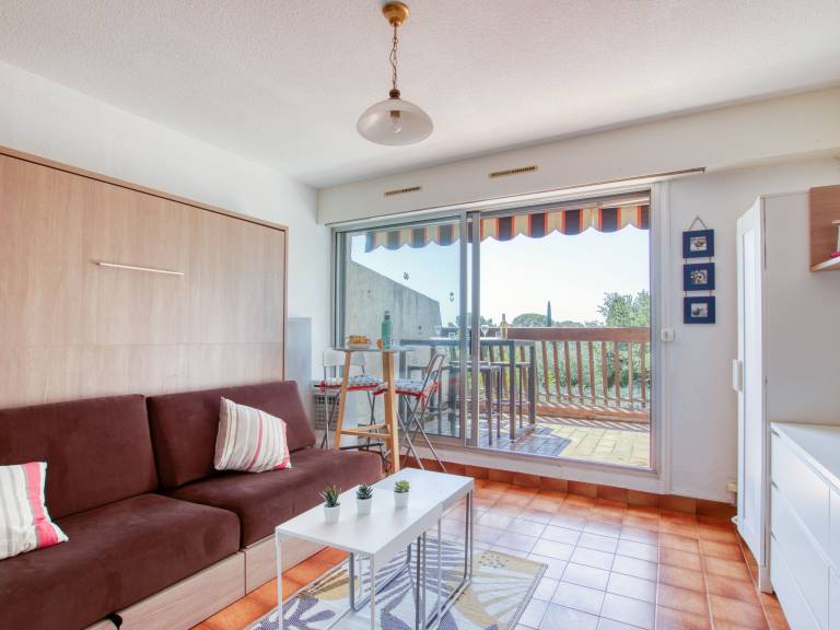 Beautiful holiday apartment with patio & pool | Close to the beach | Dogs allowed — photo 4