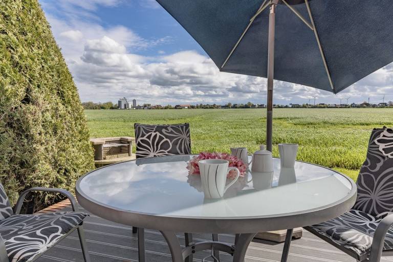 Gemütliches Nurdach-Ferienhaus in Carolinensiel (60 m²) für 4 – 5 Personen in Wittmund