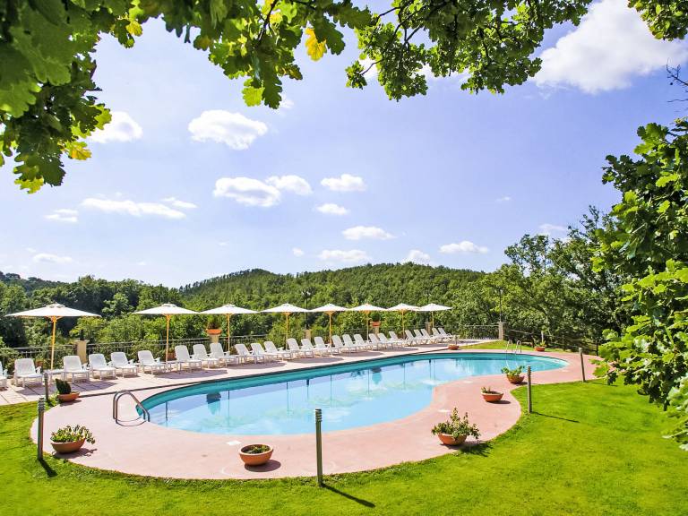 Rental apartment with pool, grill & sauna — photo 2