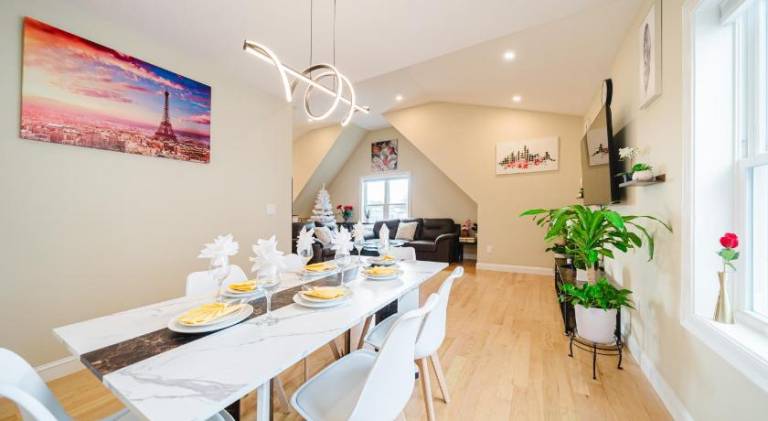 60-3 3BR Boston - Sleek Apartment near Franklin Park — photo 3