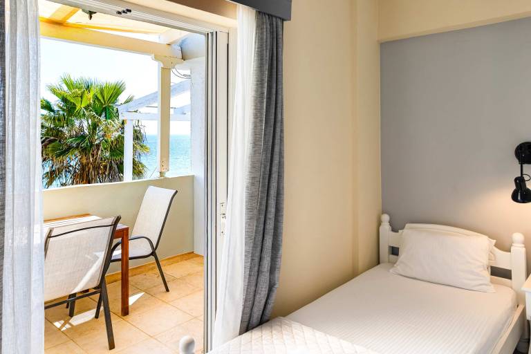 Beachfront Nest Memi Koroni-Seaheaven House B3 — photo 4
