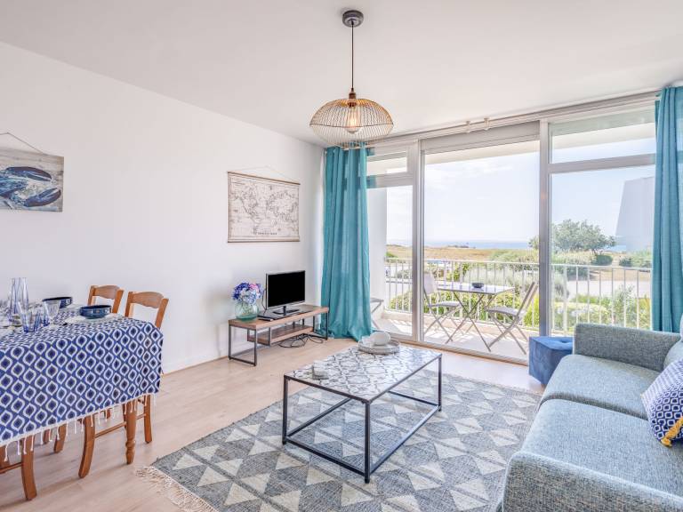 Rental apartment with garden & patio | Sea view — photo 4