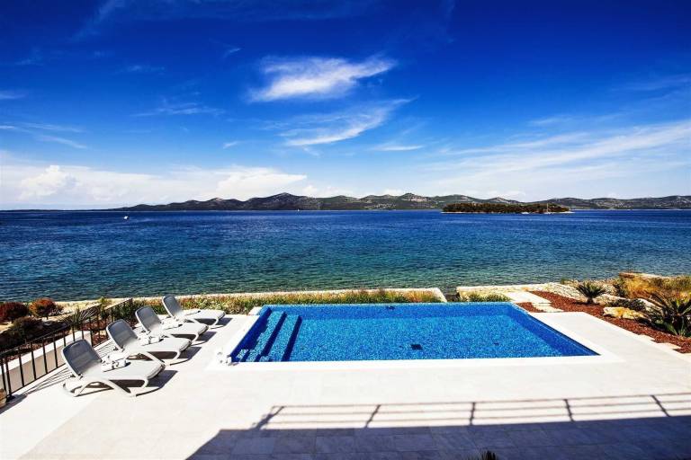 Villa Otok Rava