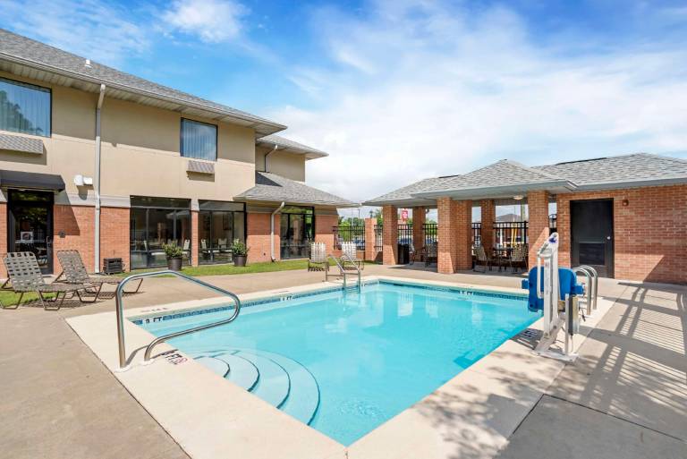 Best Western Plus Two Rivers Hotel & Suites — photo 3