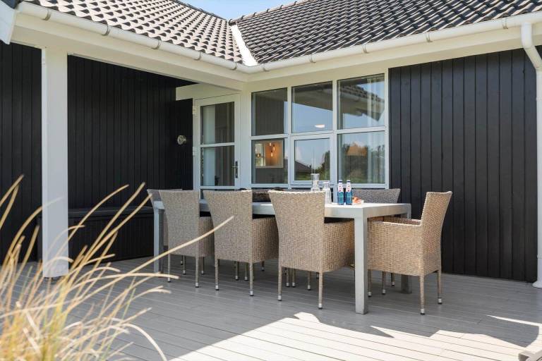 Family-oriented beautiful vacation home with hot tub, barbeque & sauna | Pets are welcome — photo 4