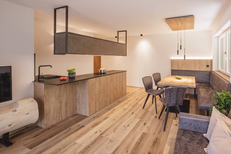 Family-friendly beautiful apartment with barbeque, fast internet & yard | Garden view | Perfect for remote work | Pets allowed — photo 4