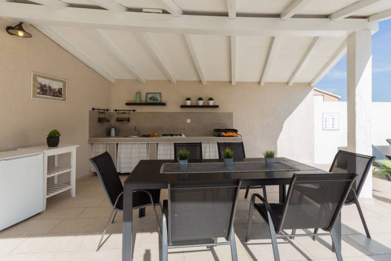 Family-oriented pleasant villa with private pool, patio & barbeque | Pool view | Pet-friendly — photo 5