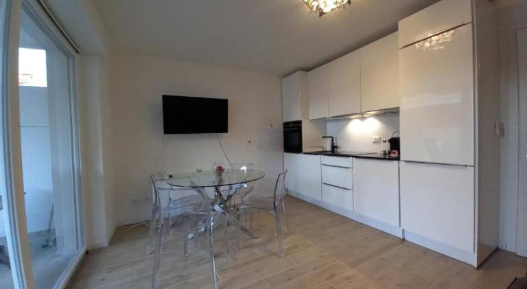 Rental apartment with terrace — photo 2