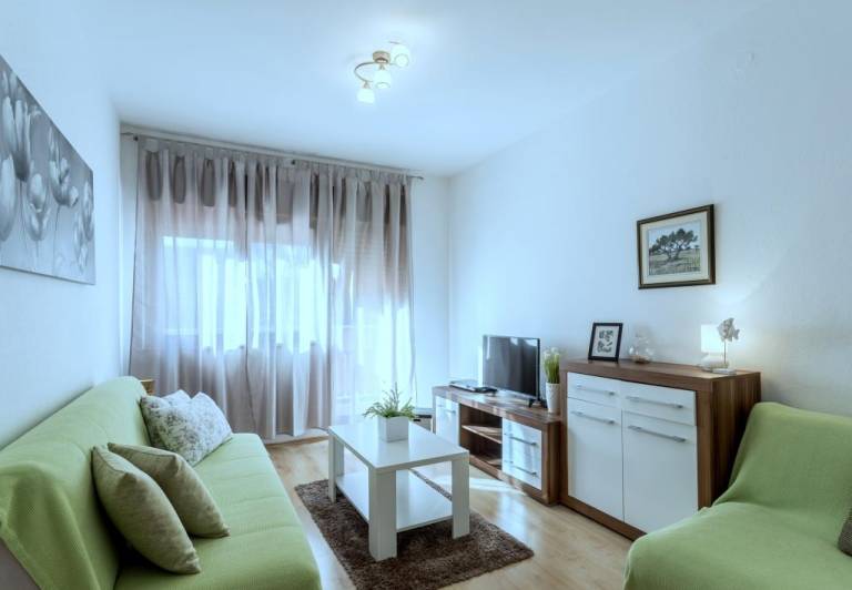 Ferienwohnung in Kaštel Novi mit Terrasse, Klimaanlage, W-LAN, Waschmaschine (5104-2) — photo 3
