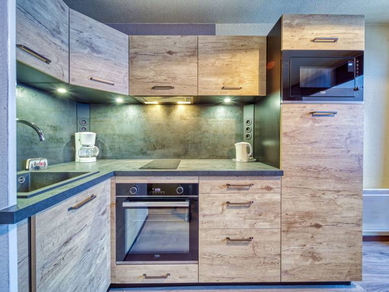 Holiday apartment with 1 room for 4 persons in Les Belleville