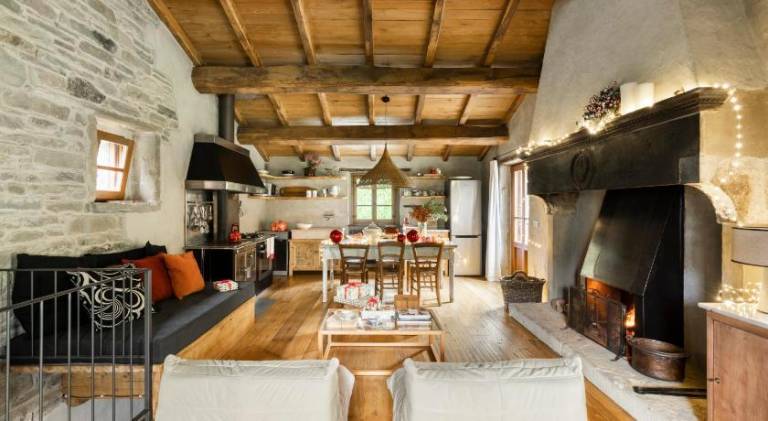 Pleasant villa with pool & hot tub | Pet-friendly in Sansepolcro