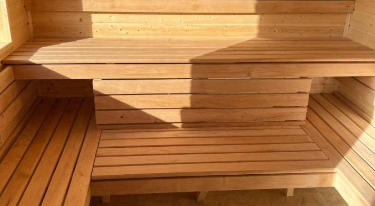 Lodge with terrace, yard & pool — photo 5