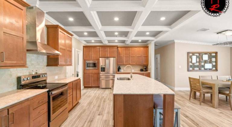 Big house with patio, pool & grill | Pets allowed — photo 4
