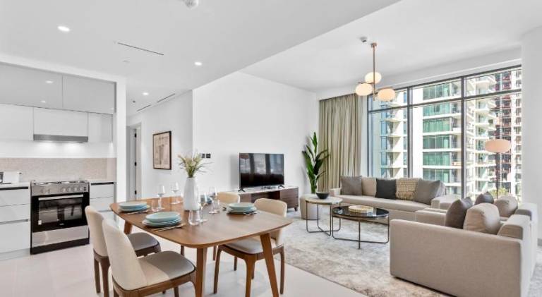 Apartment with pool — photo 3