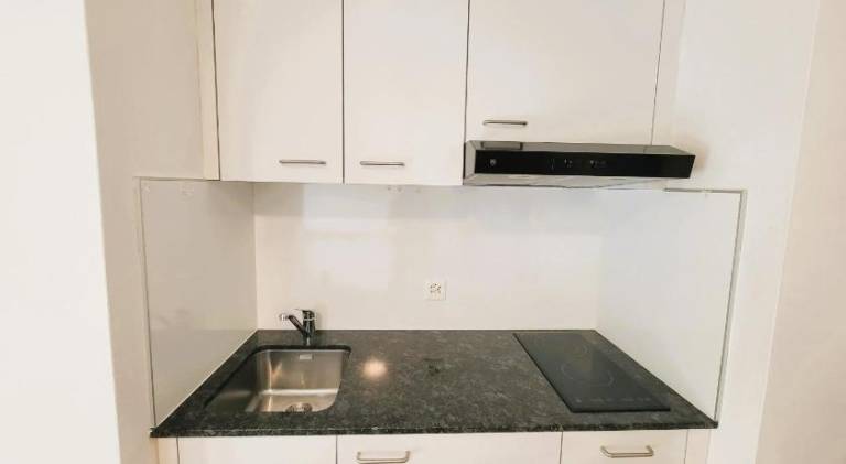 City Center Zurich Downtown Apartments next to Zurich HB Main Train Station NEU - Self Checkin — photo 5