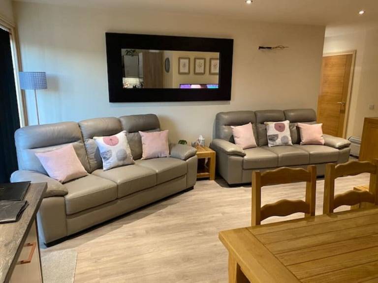 Lodge  Beeswing