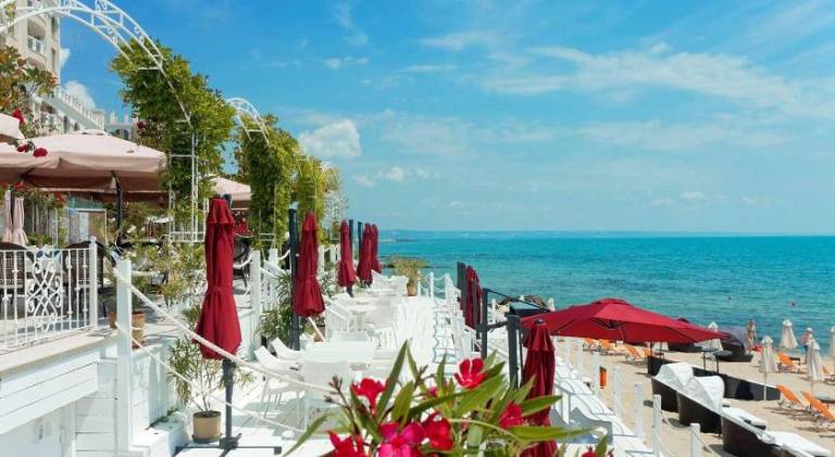 Luxurious and panoramic apartment at the beach. — photo 3