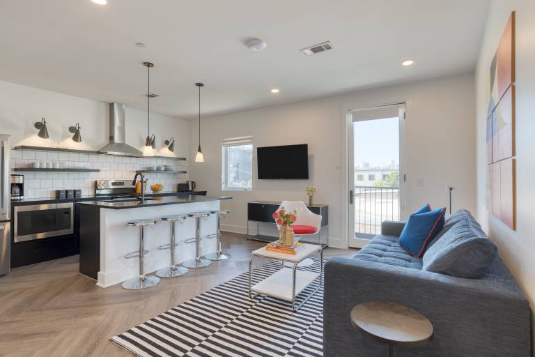 Carter 302 by AvantStay 1BR Rooftop Access