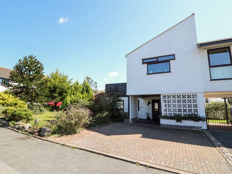 Cottage  Deganwy