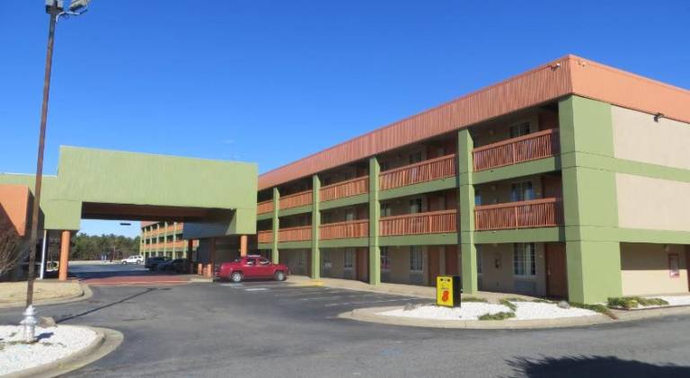 Super 8 By Wyndham Little Rock/Otter Creek — photo 4