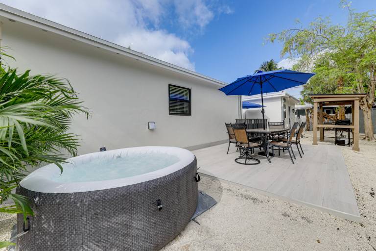 Flexible Family Living! Modern Pompano Beach Home — photo 2
