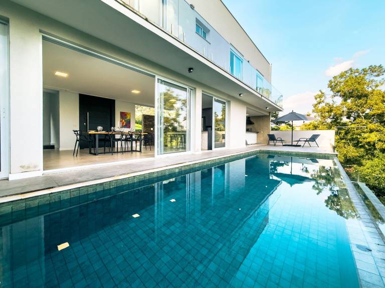 300 m&sup2; Villa