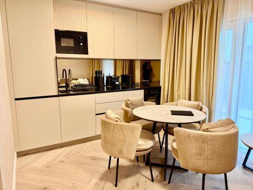 Rental apartment with patio — photo 3