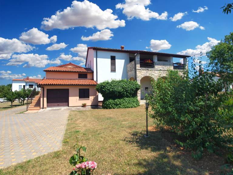 Holiday apartment with barbeque & terrace — photo 4