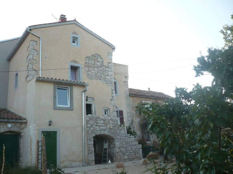 House  Valun