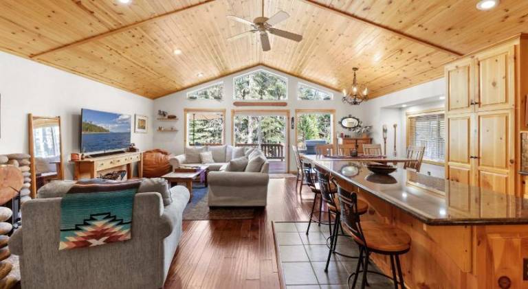 Vacation home with jacuzzi | Dogs allowed — photo 3