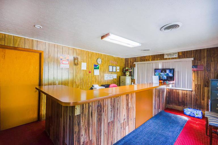 Travelers Inn by OYO Beaver, Hwy 19 — photo 2
