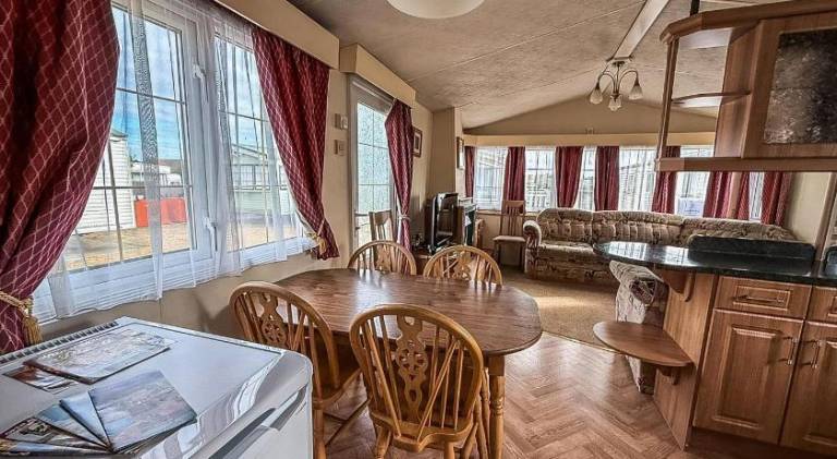 6 Berth Pet Friendly Caravan In Hunstanton By The Beach Ref 13001L — photo 4