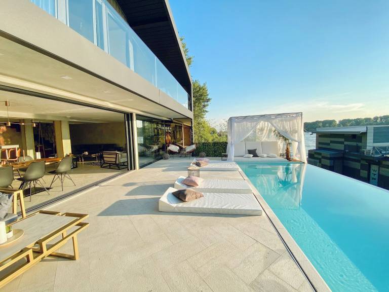 Villa Surčin