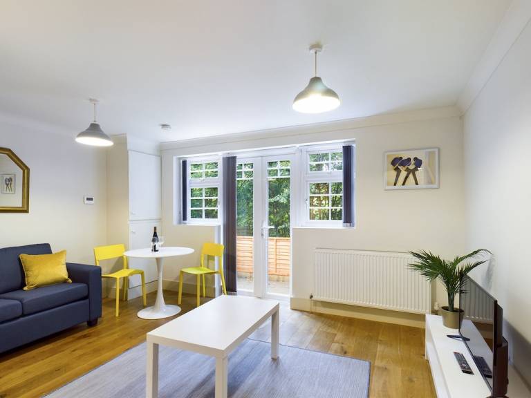 Apartment Reigate