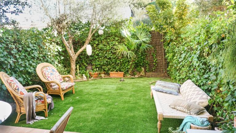 Child-friendly apartment with yard, patio & pool | Beach nearby | Pet-friendly — photo 2