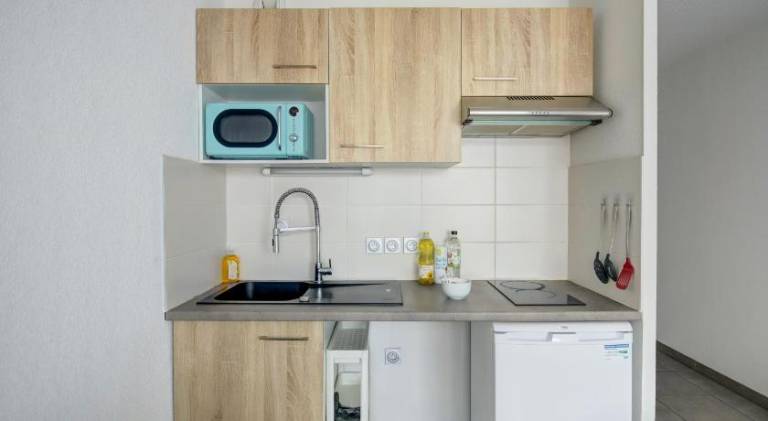 Rental apartment with patio | Near Toulouse Cathedral | Perfect for remote work — photo 3