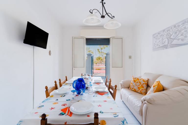 Child-friendly wonderful house with barbeque, terrace & yard | Sea view | Next to the beach | Pets allowed — photo 3