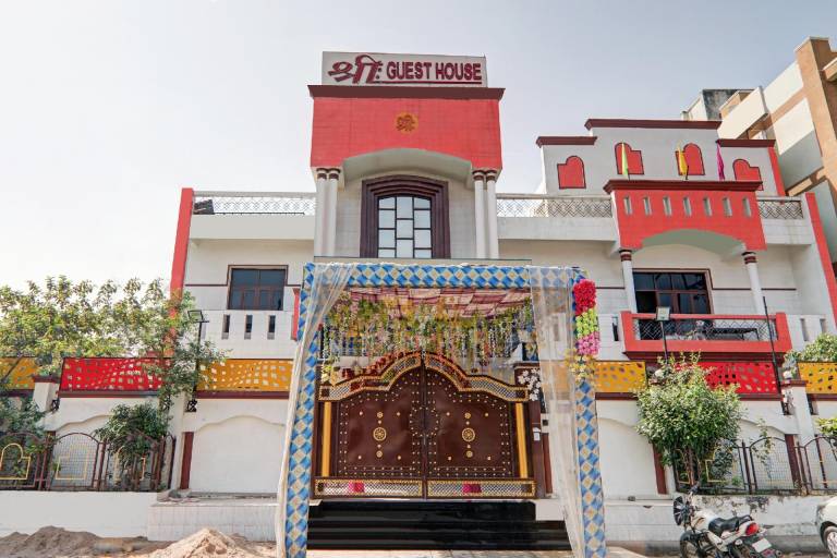 Capital O Hotel Shree