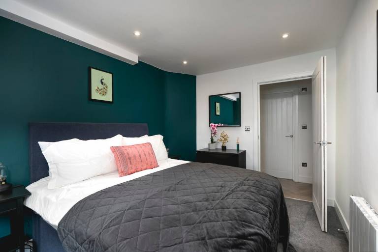 Child-friendly wonderful house | Near British Airways i360 | Beach nearby | Perfect for remote work | Pets are welcome — photo 4