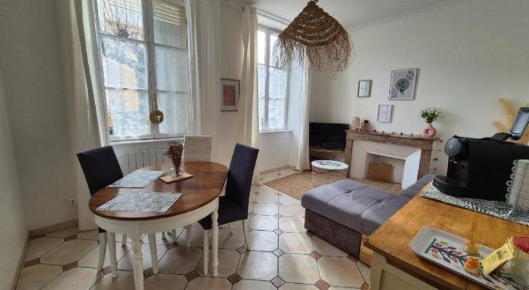 Apartment with 3 rooms for 9 persons in Senlis