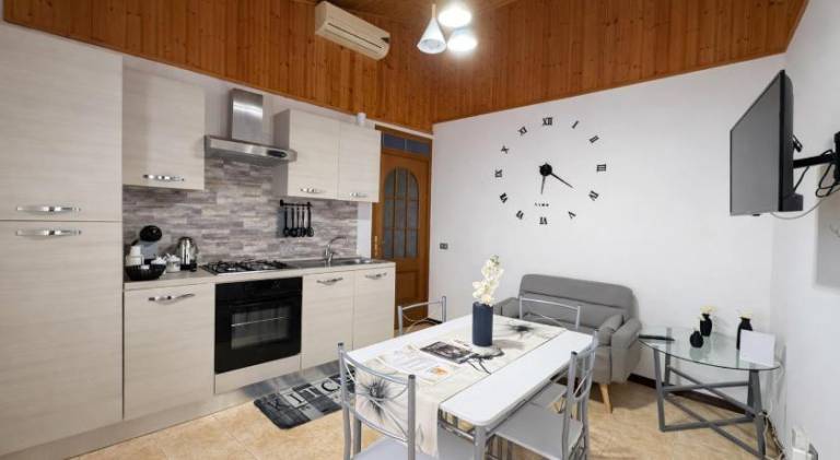 Apartment with 2 rooms for 4 persons — photo 3