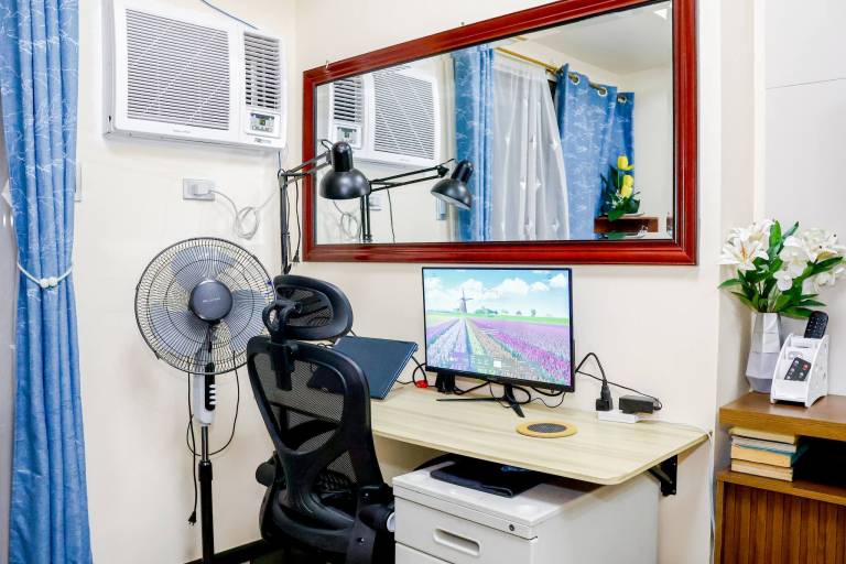 1 BR Vacation Rentals in Pasay, View, Pool, PetFriendly — photo 5