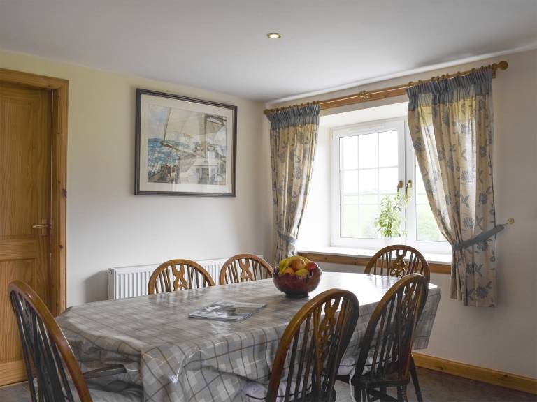 Children-friendly nice cottage with yard | River view | Pets allowed — photo 4