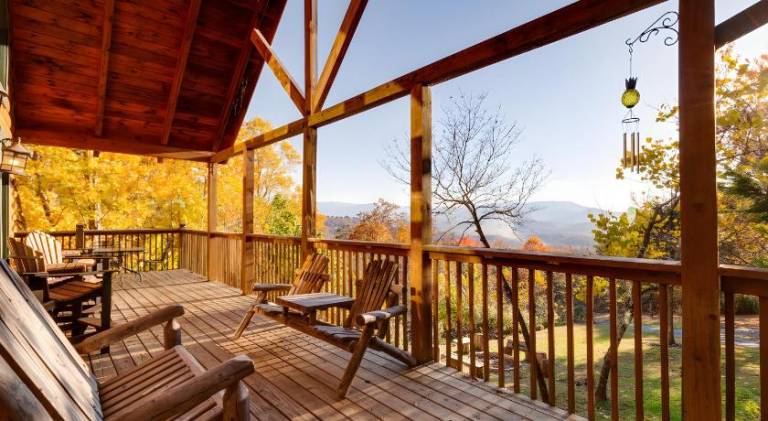 Thistle Britches, Secluded Mountain Cabin with Stunning Mountain Views, 1 Acre Next to Dollywood, Ho — photo 4