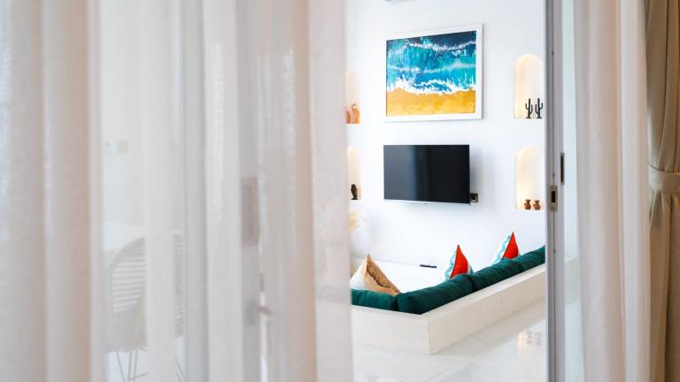 Villa with terrace, jacuzzi & pool | Pet-friendly — photo 5